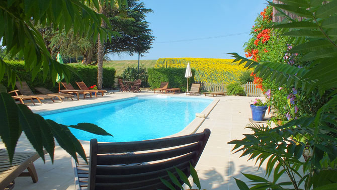 Heated salt water pool at Peyrenegre family gites in the Lot-et-Garonne Heated salt water pool at Peyrenegre family gites in the Lot-et-Garonne